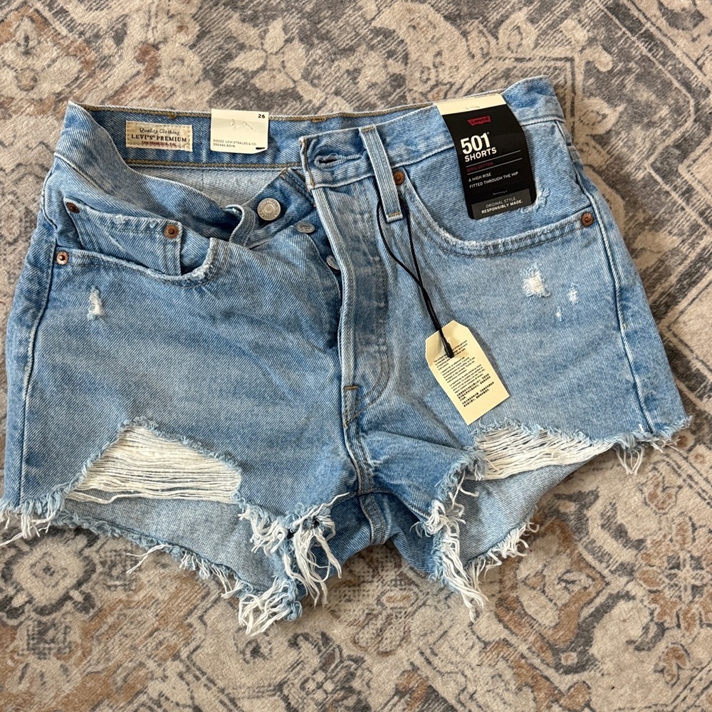 NWT Levi’s 501 hi-rise shorts sz 26